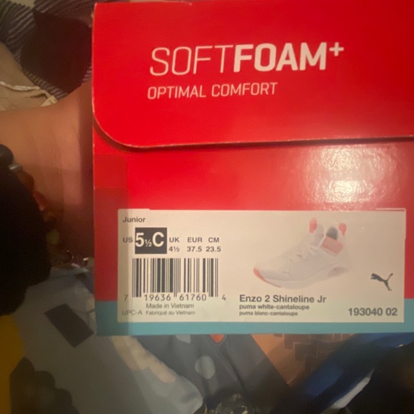 Coral(Pink) & White Puma Runners ..
Size 5.5Y or 7 Women’s - Picture 3 of 3